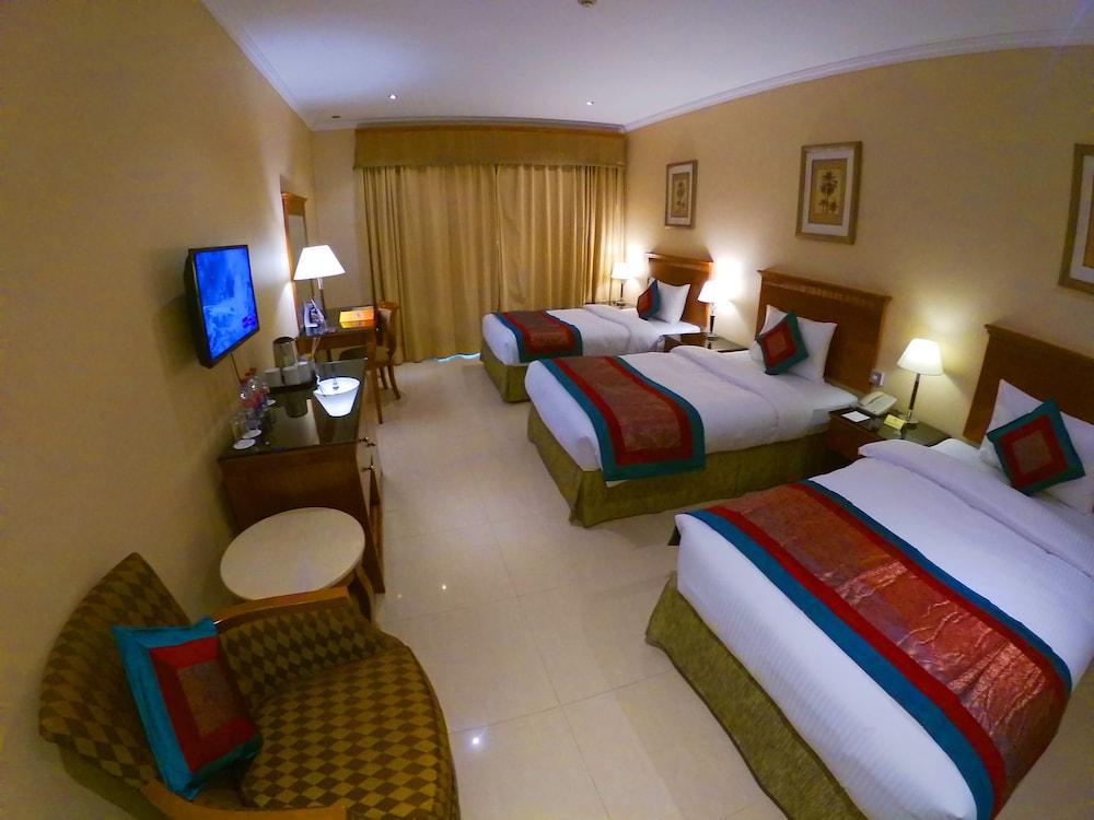 La Quinta By Wyndham Jumeirah Отель
