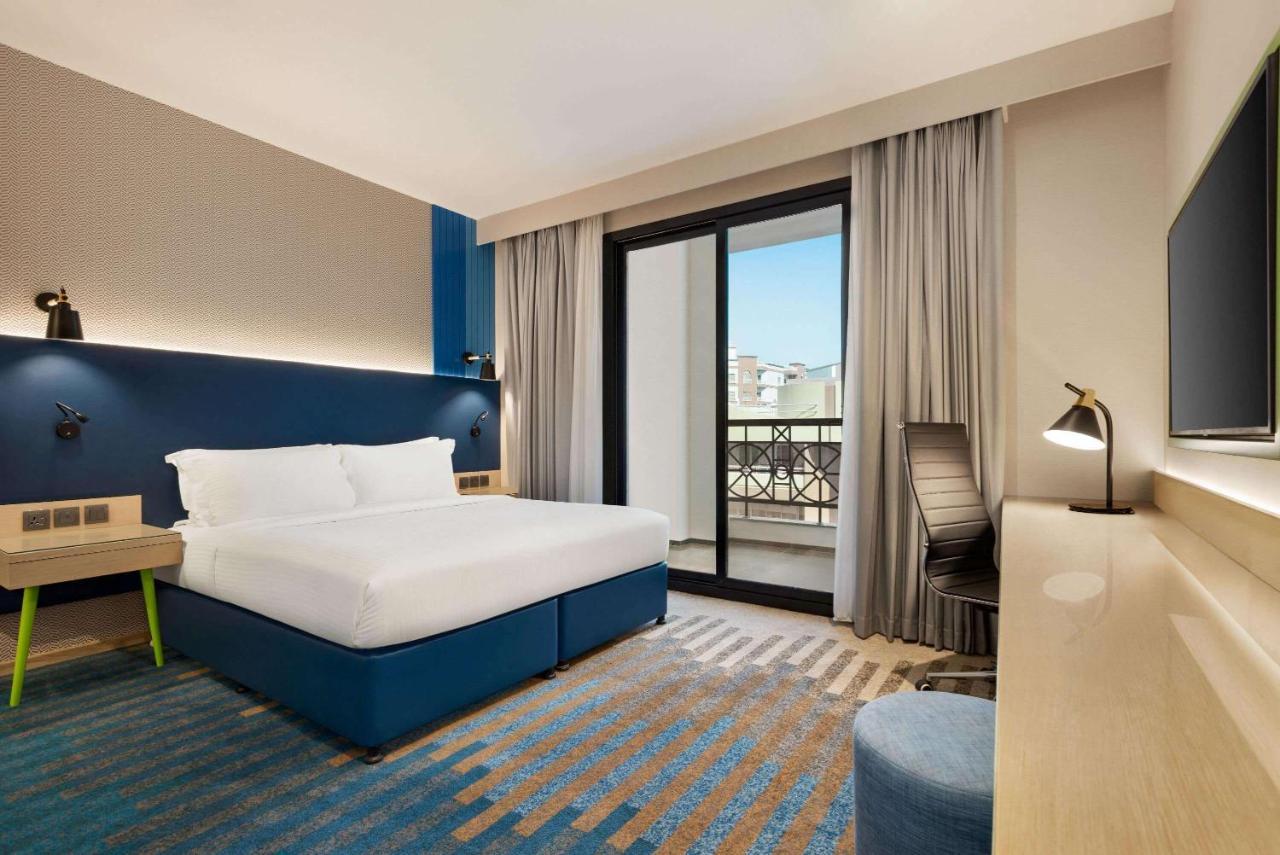Отель La Quinta By Wyndham Jumeirah 4*