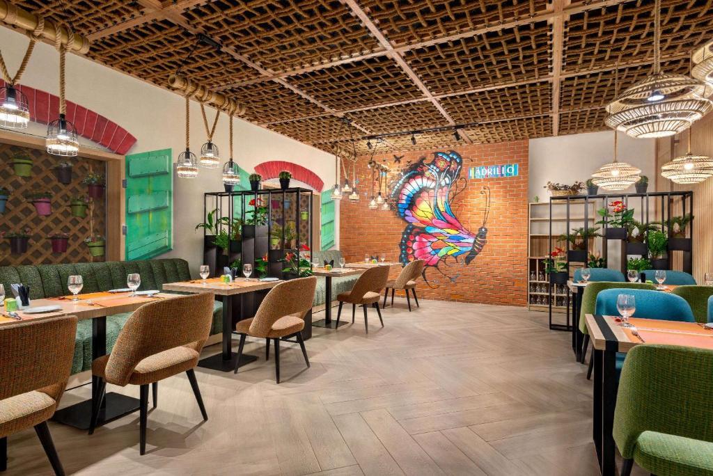 La Quinta By Wyndham Jumeirah Отель 4*