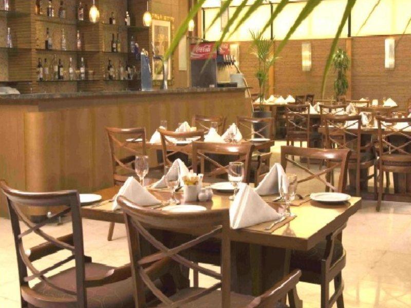 Отель La Quinta By Wyndham Jumeirah Дубай