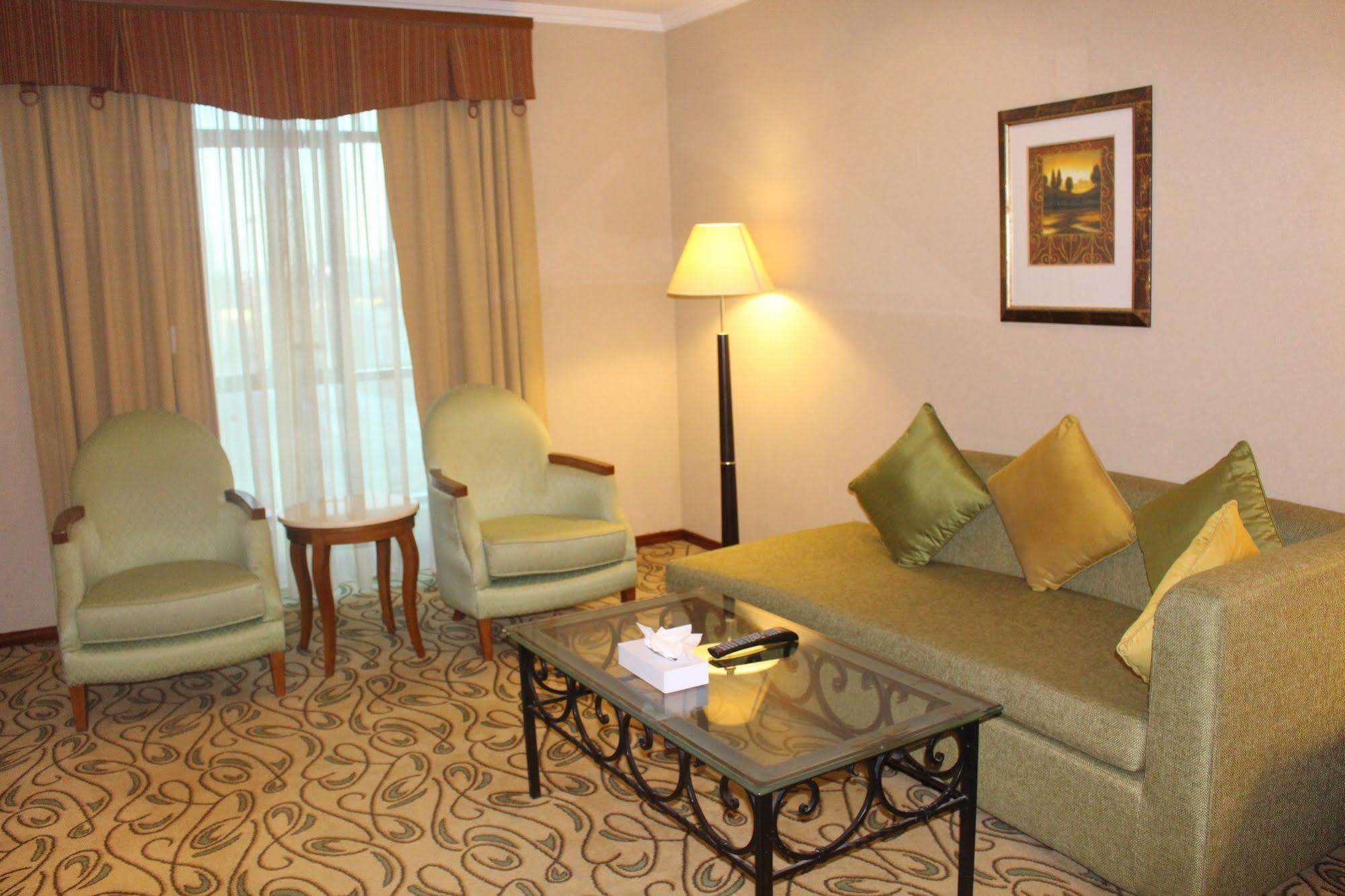 Отель La Quinta By Wyndham Jumeirah